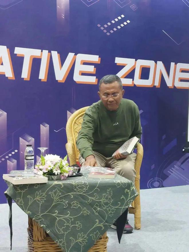 社科文献出版社印尼文版新书发布会暨“‘全球发展倡议’与中印尼合作前景”出版论坛在雅加达隆重举行 社科文献出版社印尼文版新书发布会暨“‘全球发展倡议’与中印尼合作前景”出版论坛在雅加达隆重举行