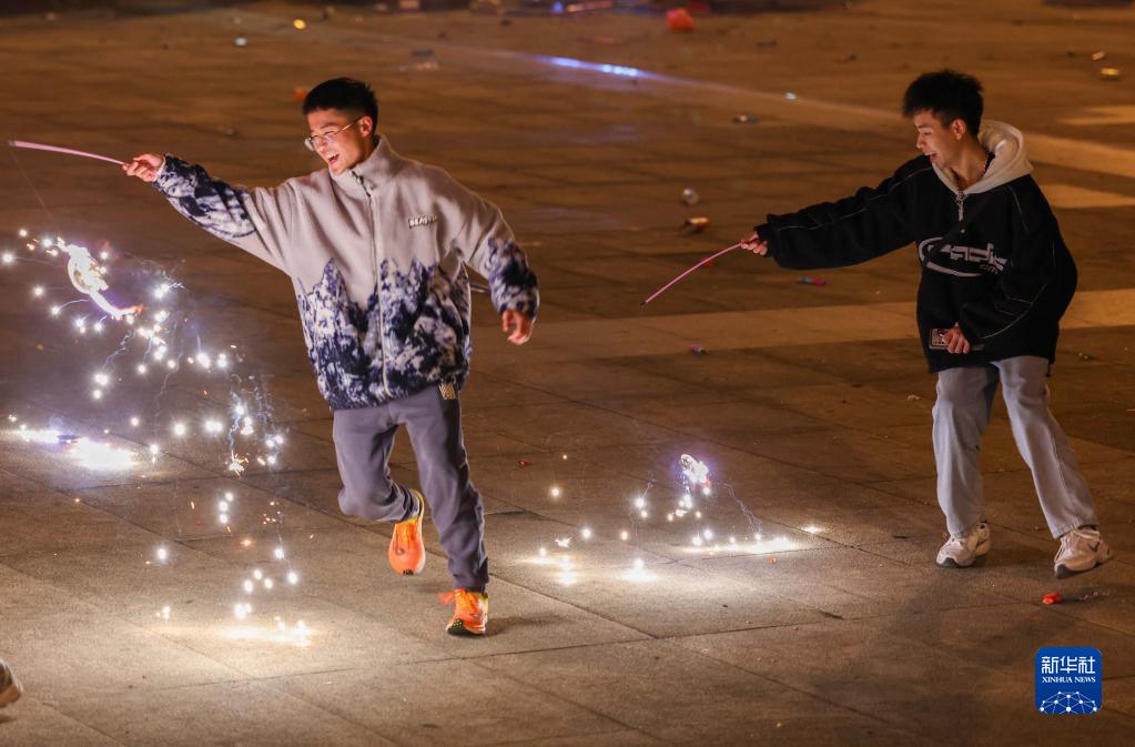 诗意中国——爆竹声中一岁除