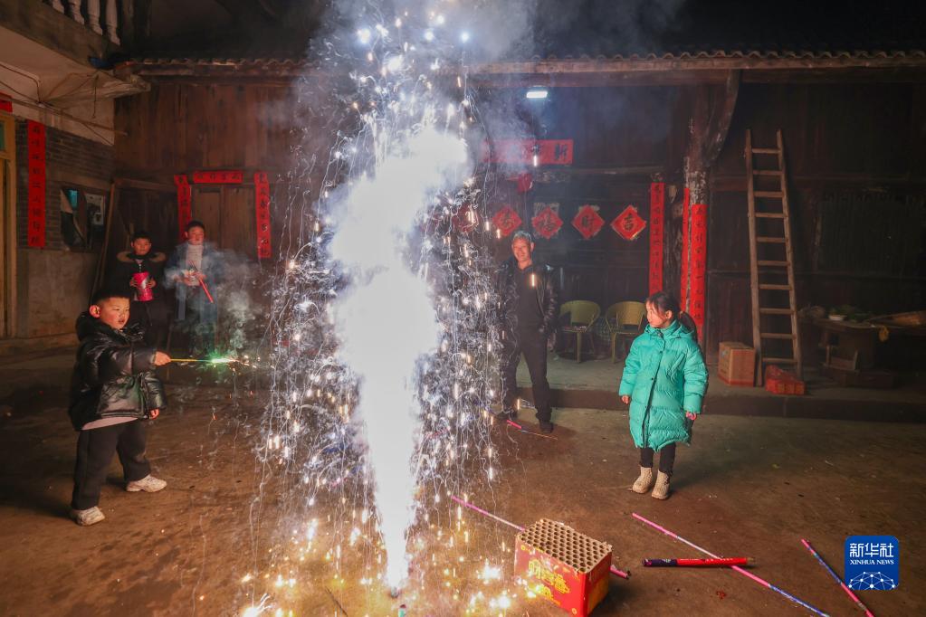 诗意中国——爆竹声中一岁除