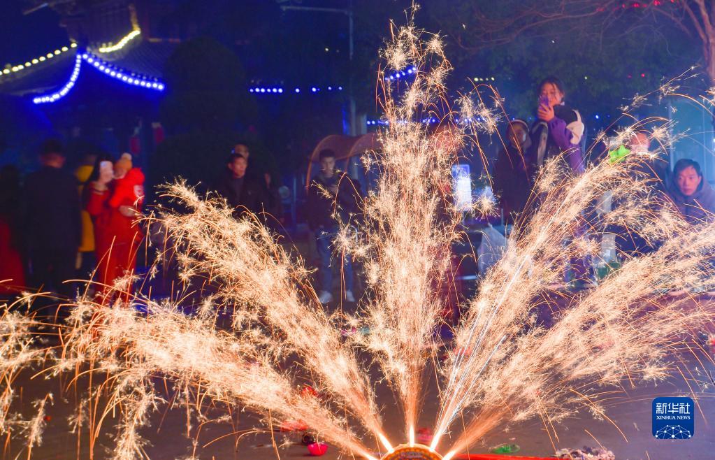 诗意中国——爆竹声中一岁除