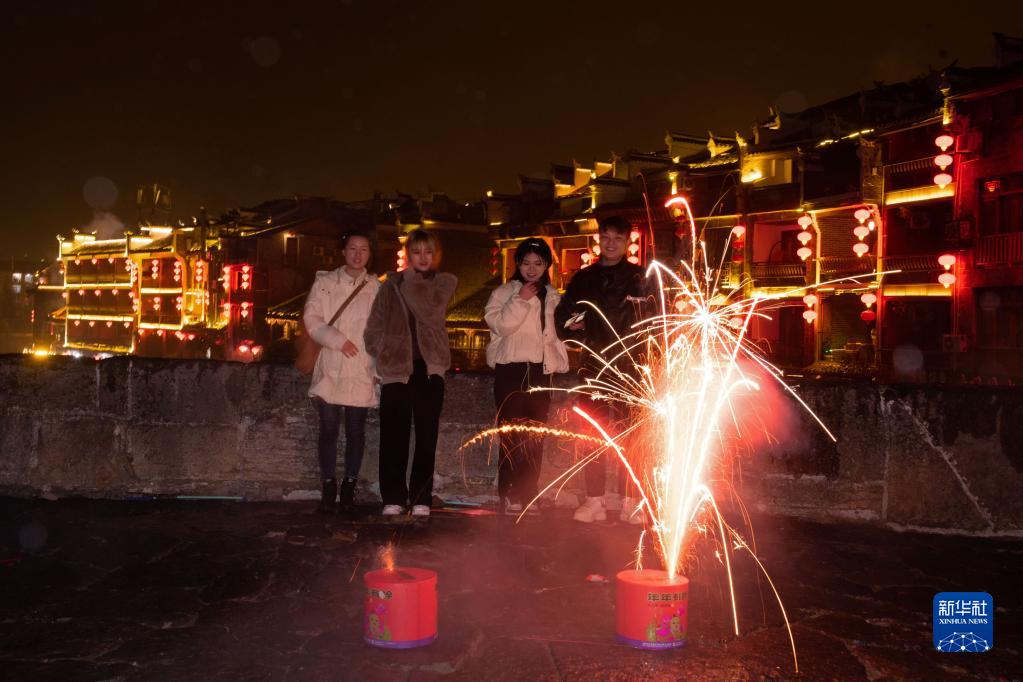 诗意中国——爆竹声中一岁除