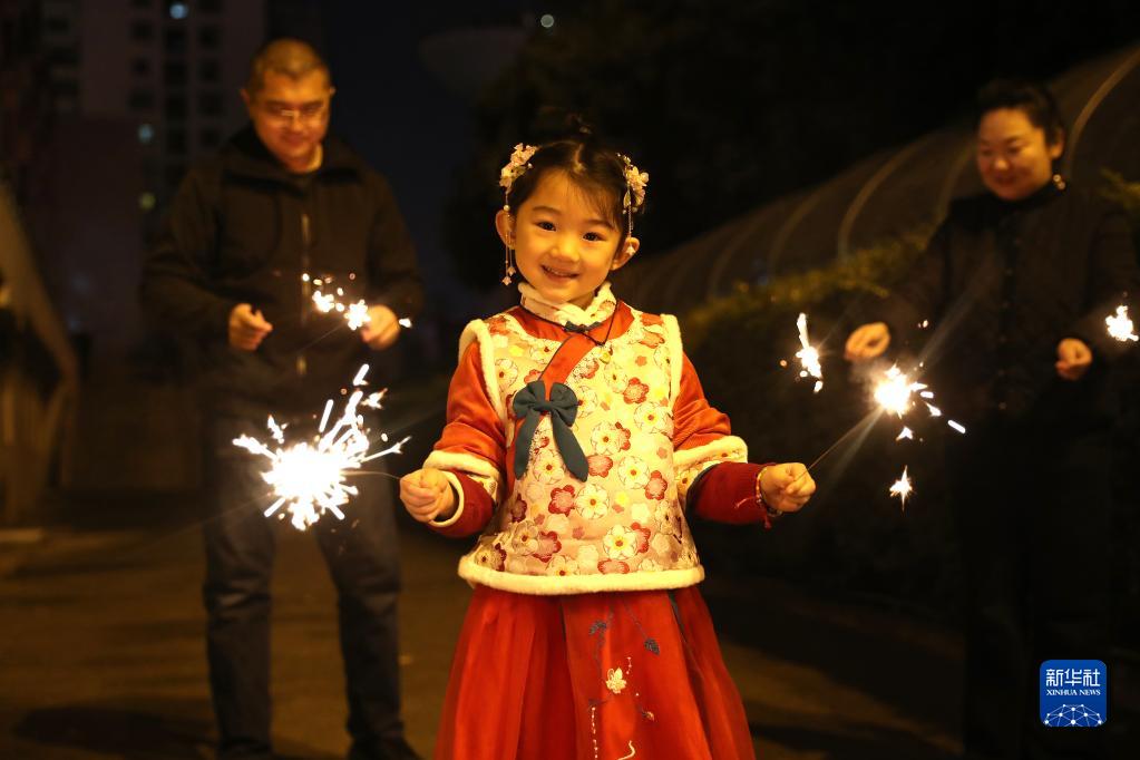 诗意中国——爆竹声中一岁除