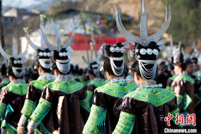 贵州从江：苗族同胞载歌载舞欢度“开秧节”