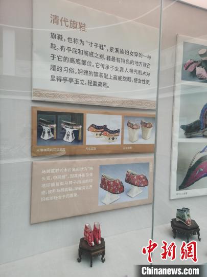 图为河南睢县“中国鞋都博物馆”展品。　刘鹏 摄