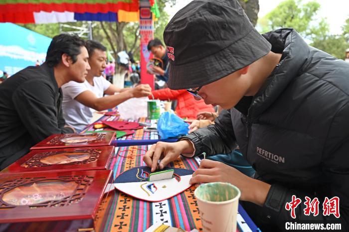 2023年西藏文化馆服务宣传周启动 含唐卡培训、藏族面具制作项目