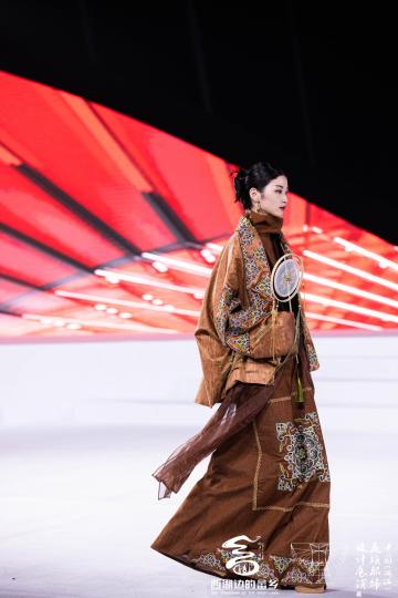 第四届中国（浙江）民族服饰设计展演在畲乡举行