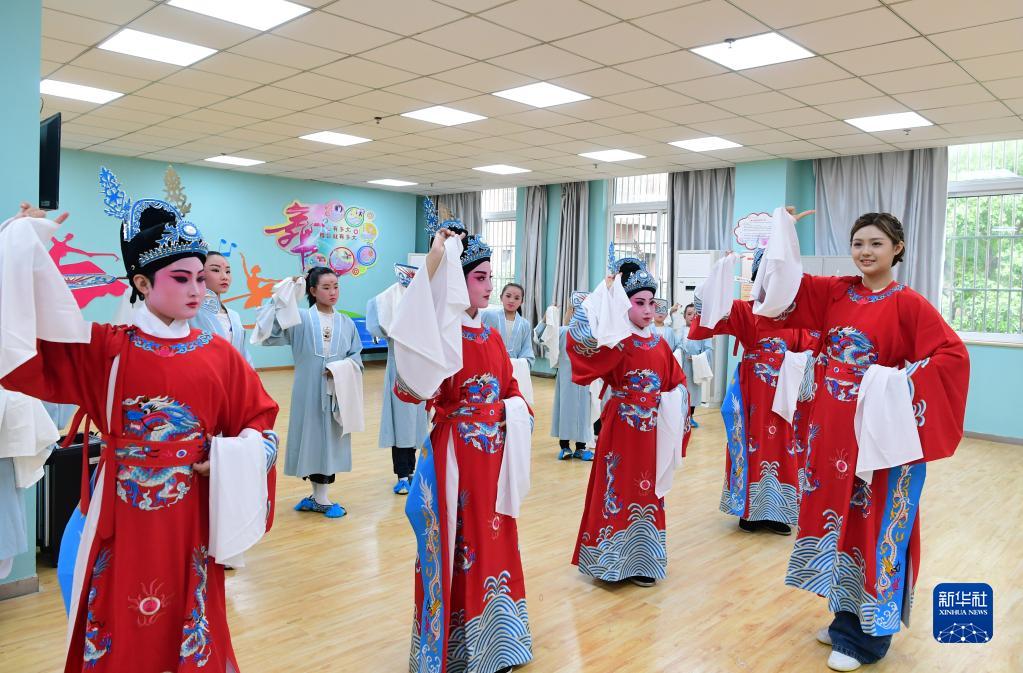 安徽肥西:戏曲传承进社区 安徽肥西:戏曲传承进社区