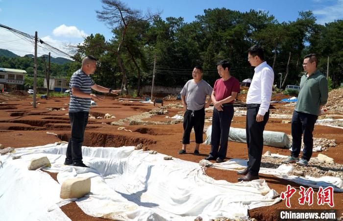 贵州大松山墓群：千余墓坑回填保护工作正式启动