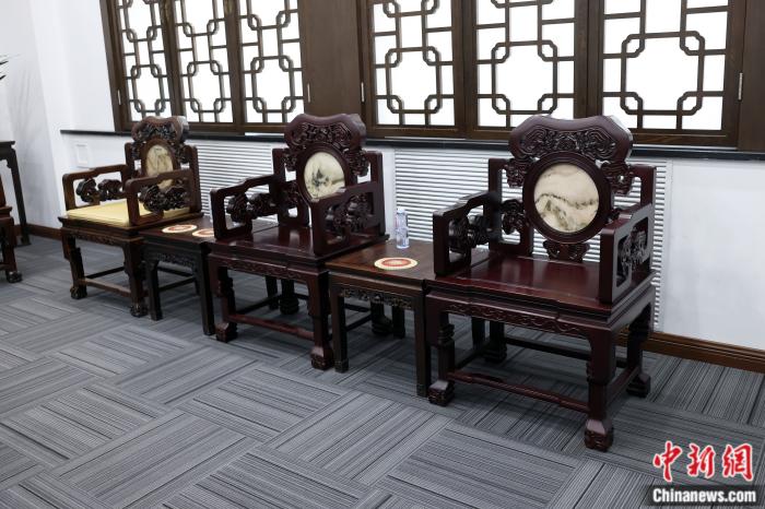 陈玉树复原中国文化遗产研究院故宫灵芝椅被永久收藏