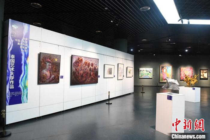 “交融·共生”首届中国—东盟美术作品双年展在南宁开展