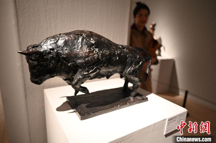 法国雕塑大师让·卡尔多艺术作品展亮相中国美术馆