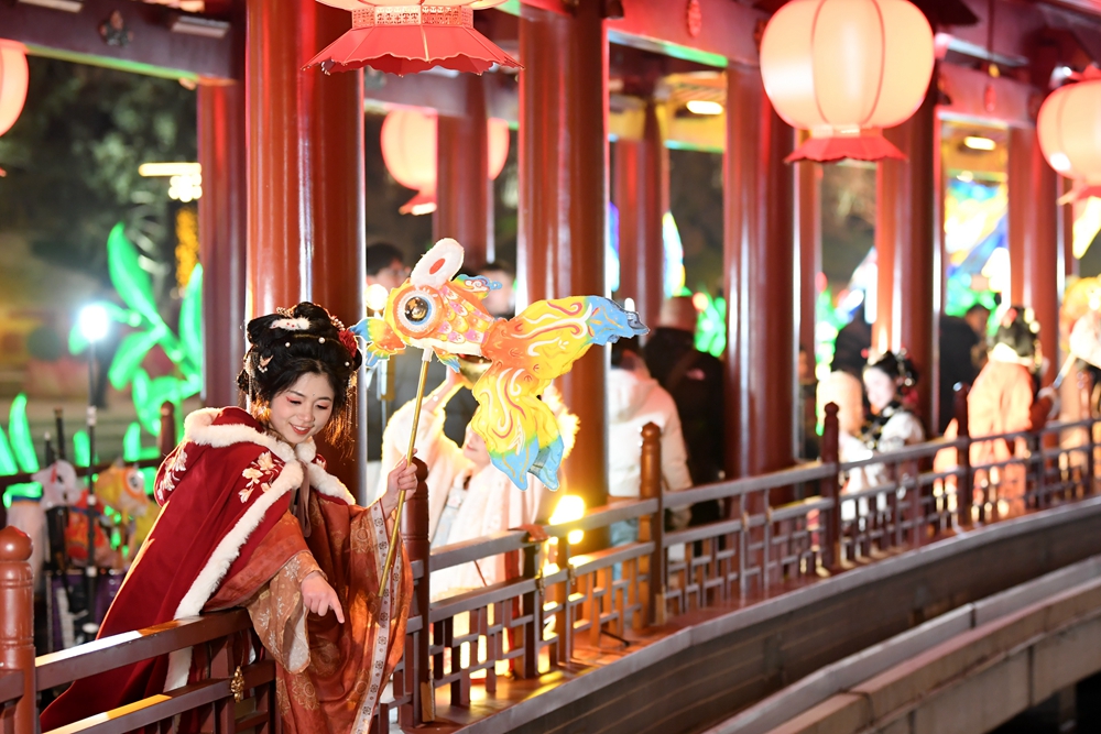 一脉承古今 文华耀东方——写在陕西历史博物馆秦汉馆