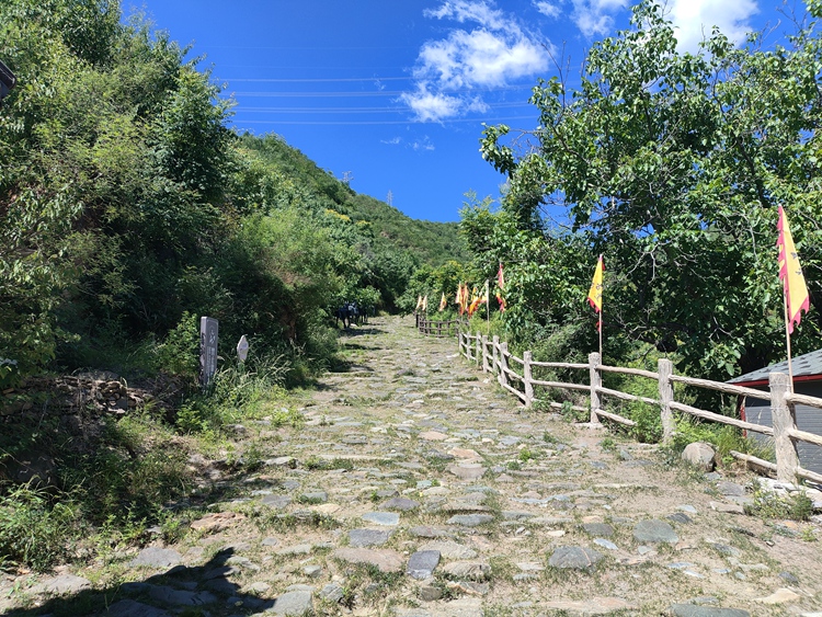 走进门头沟妙峰山 在京西古道蹄窝中聆听历史足音