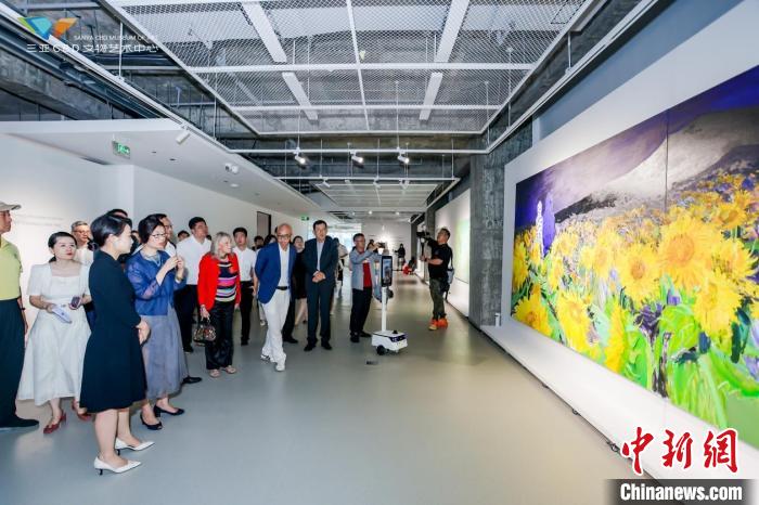 中意艺术家交流展开幕 为三亚CBD文物艺术中心揭牌
