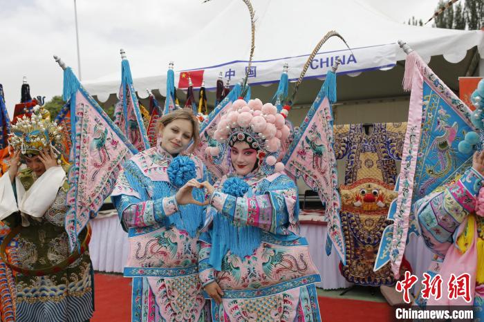 内蒙古高校开展国际文化节