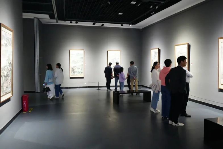 “问道南山——石峰中国山水画作品展”在湘潭齐白石纪念馆举办