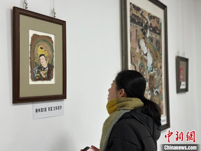 兰州展出“移动的敦煌” 岩板绘画展现文化魅力