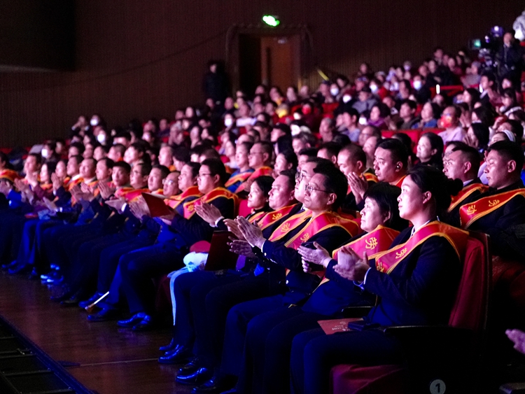 “中国梦·劳动美”2025新年音乐会在京举行