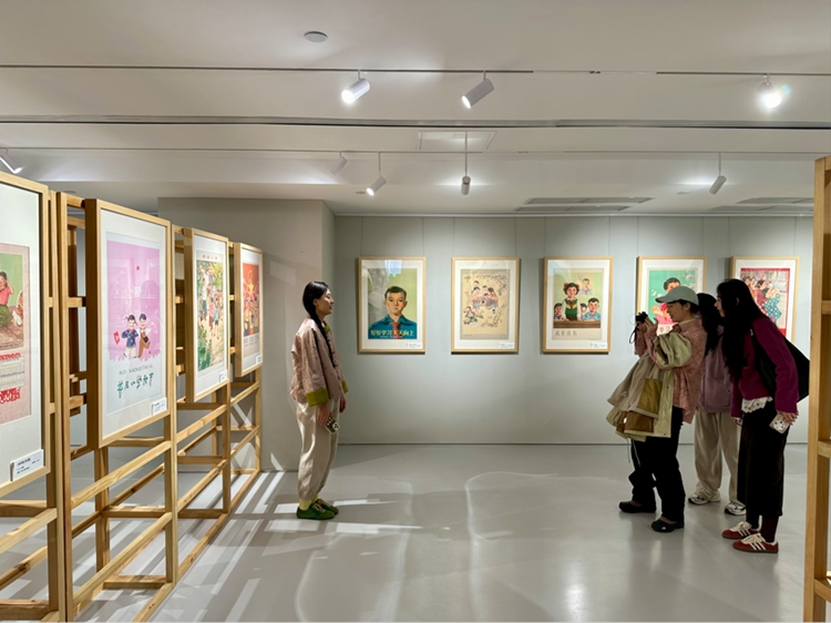 “永恒的记忆——阅读主题宣传画暨冀版连环画精品展”在河北省石家庄市举办