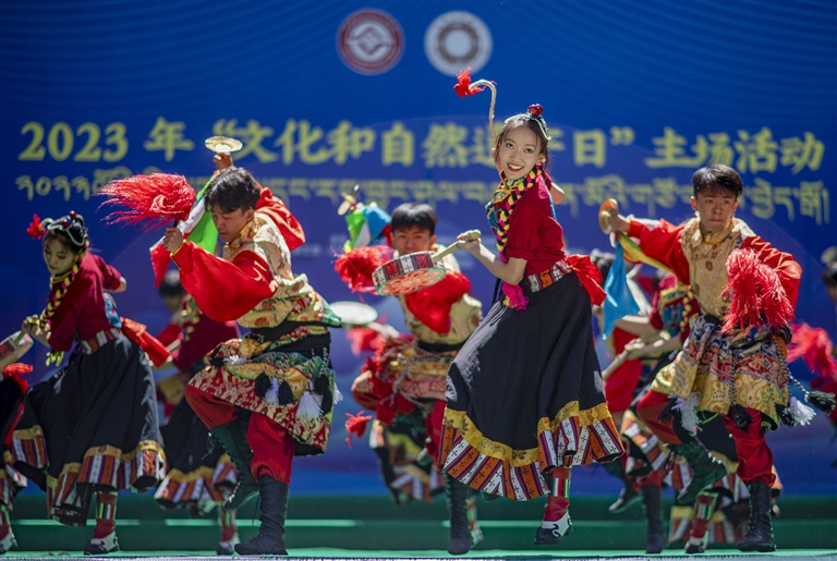 传承千年 舞动世界 一同领略藏族舞蹈的迷人风情