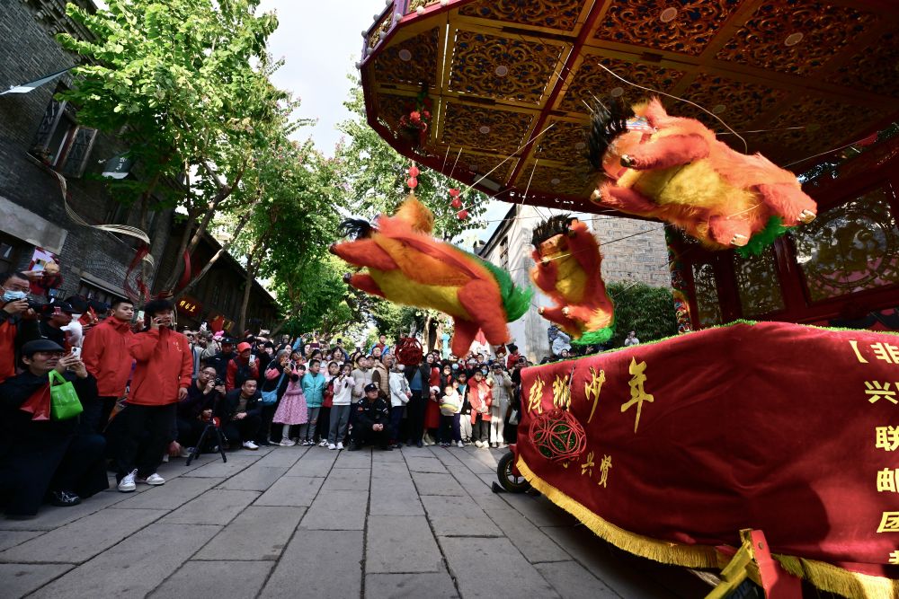 文化中国行·镜头里的非遗年｜线狮少年舞新春