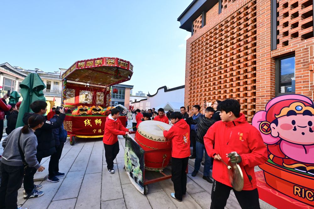 文化中国行·镜头里的非遗年｜线狮少年舞新春