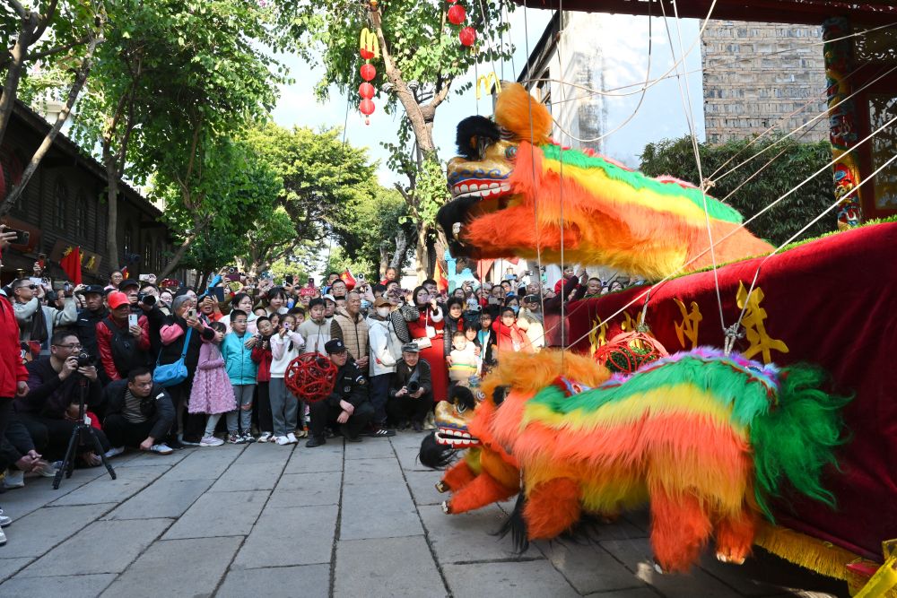 文化中国行·镜头里的非遗年｜线狮少年舞新春