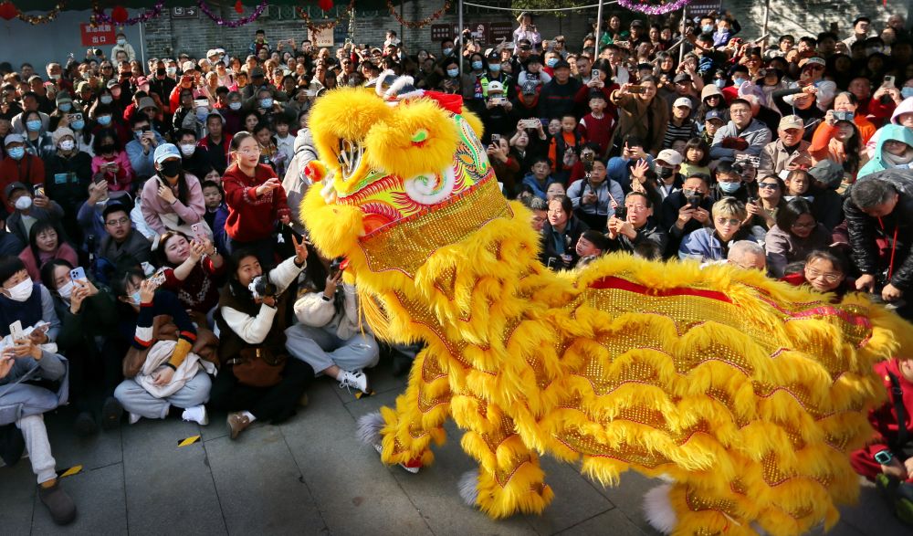 文化中国行·镜头里的非遗年｜南粤醒狮闹新春