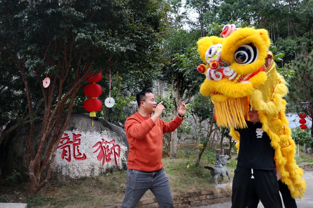 文化中国行·镜头里的非遗年｜南粤醒狮闹新春