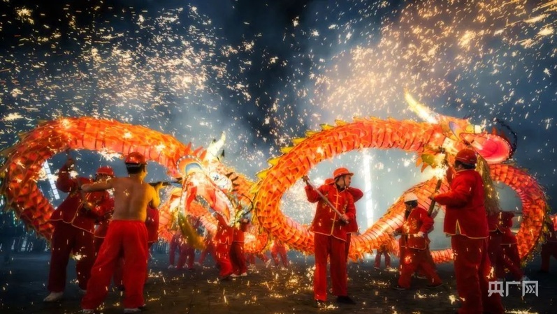 年味里的中国 | 文化潮起来 年味浓起来 消费旺起来