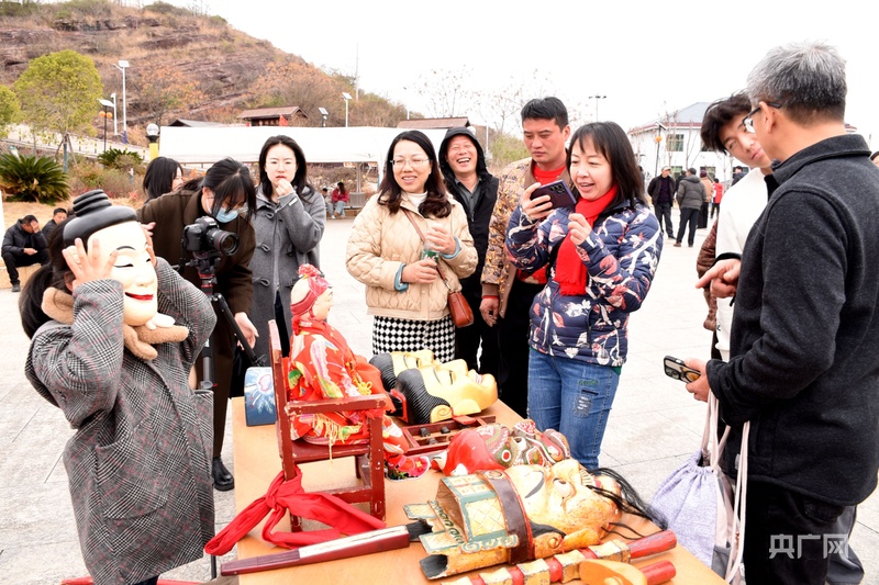 年味里的中国 | 文化潮起来 年味浓起来 消费旺起来