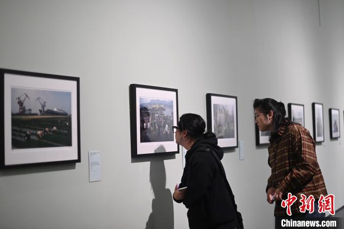 广州：法兰西艺术院中法院士艺术特展吸引参观者