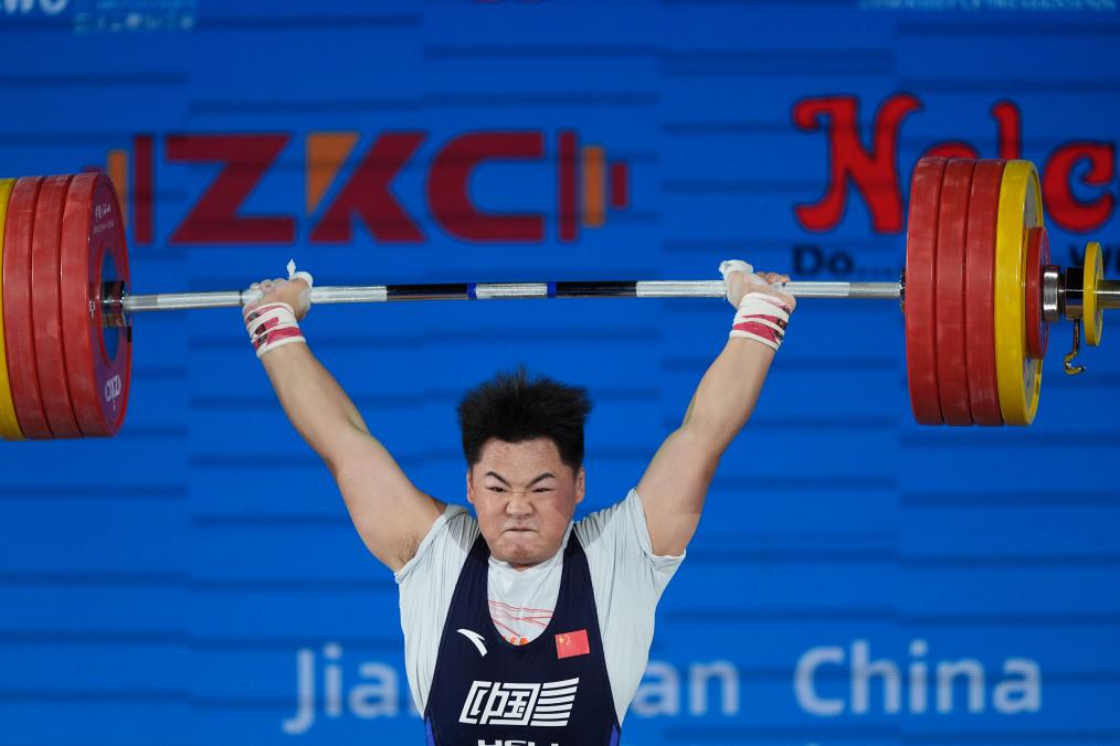 举重亚锦赛：潘云华刷新两项亚洲青年纪录