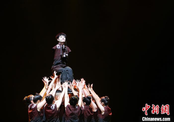 云南省残疾人艺术汇演：500余名演员诠释“不完美”的力量