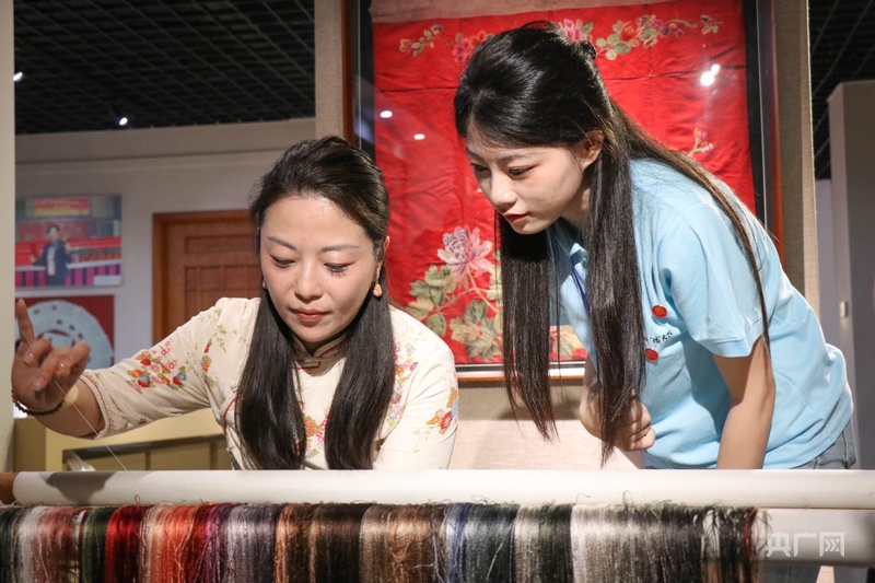 行神州“播”天下 优质主播中国行 | 创新传承方式 让非遗“活”在当下