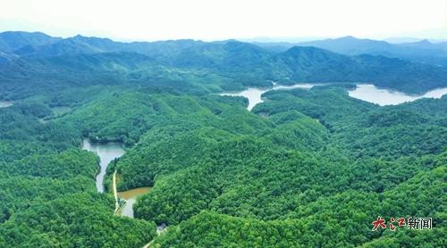 从资源宝库变网红打卡地，这里的青山绿水藏着什么秘密？