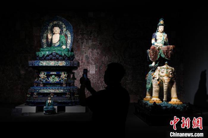 300年绝技重现 海外华媒山西高平亲历珐华技艺“重生”