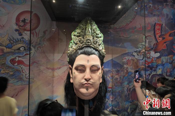 浙江杭州：台胞参观《黑神话：悟空》艺术展