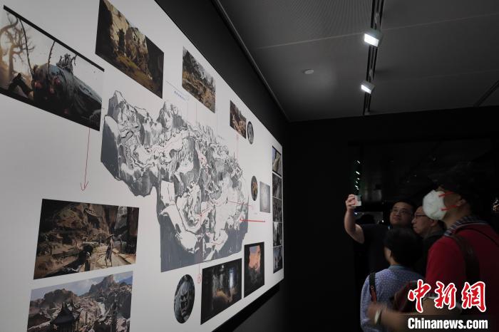 浙江杭州：台胞参观《黑神话：悟空》艺术展