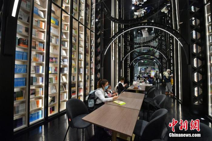 数字时代，实体书店如何保持长久生命力？
