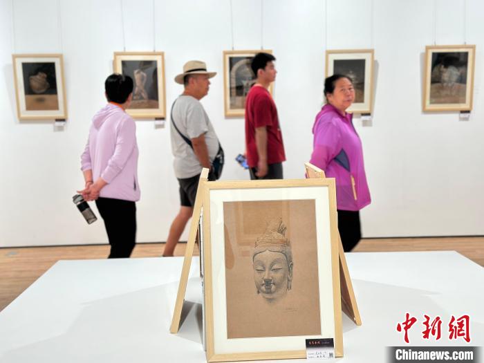 百余幅手绘丝路文物“画像”兰州展出