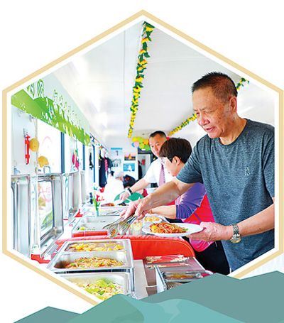助力老年游客乐享“诗和远方” 银发旅游列车开出新体验（人民眼·提振消费）