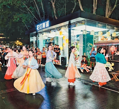 历史名城变身“潮游”地