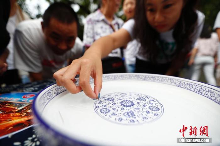 七夕乞巧的N种打开方式：什么是“投针验巧”？