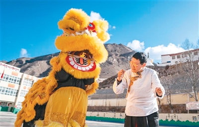 高原狮舞 舞出红火