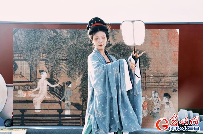 【网络中国节】组图｜带你领略华服变迁与中秋古礼的东方魅力
