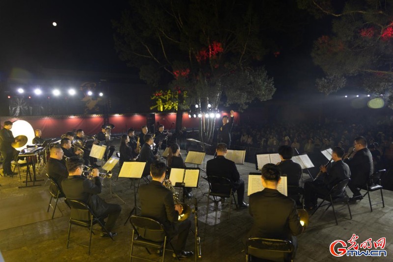 圆明园正觉寺举办中秋国庆音乐会，开启“限定”夜游模式