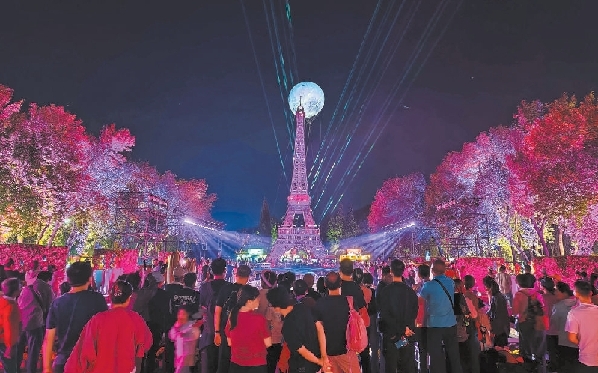 【网络中国节】北京公园国庆中秋假期接待游客超1382万人次 中秋文化活动受欢迎