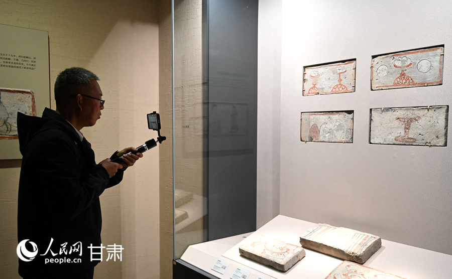 何以中国·壁画里的中国丨一砖一景见风华 探寻魏晋壁画砖里的千年烟火气