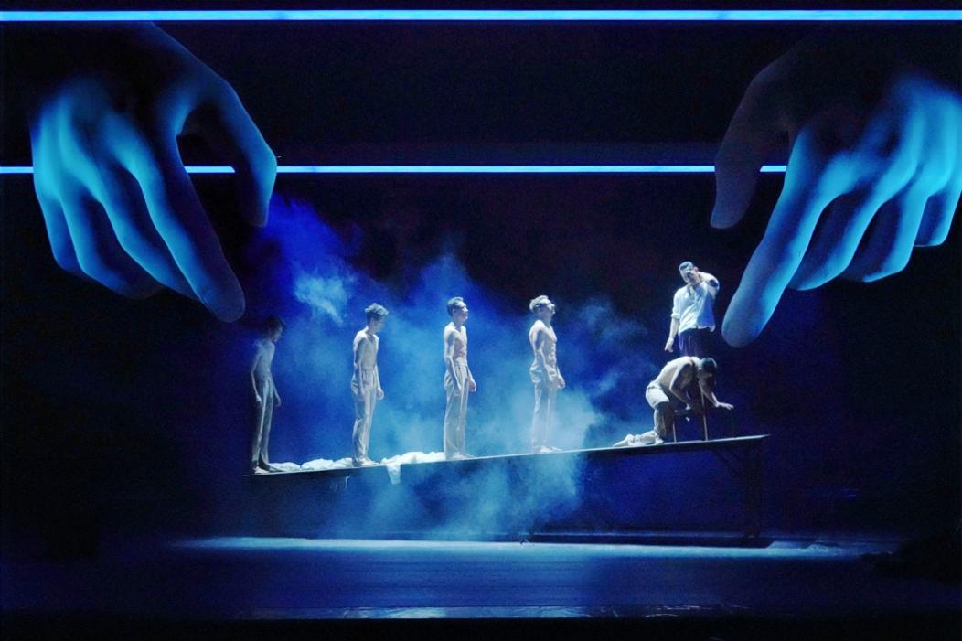 国家级创作班底领衔，全男班现代舞剧《我·们》以专业实力诠释时代命题